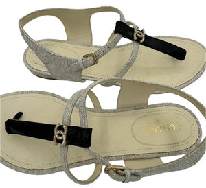 CHANEL White Black Stingray Interlocking CC Logo Leather T Strap Sandals Sz. 39.5