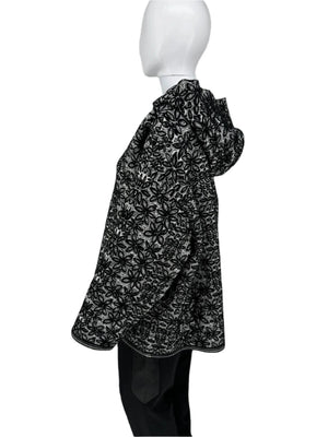 Alaia Iconic knit Poncho/Hoodie Long Sleeve Black and White Floral – Size 40/ US 10