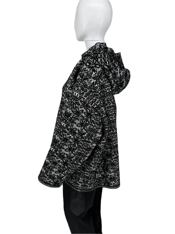 Alaia Iconic knit Poncho/Hoodie Long Sleeve Black and White Floral – Size 40/ US 10