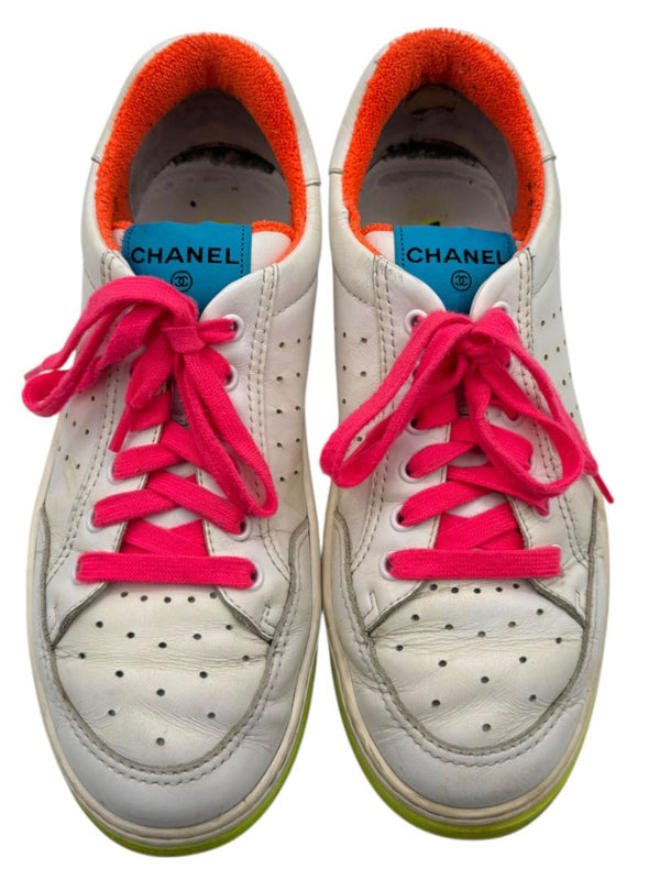 Chanel Neon Trim Leather Low-Top Sneakers – Size 40
