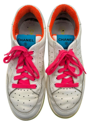 Chanel Neon Trim Leather Low-Top Sneakers – Size 40