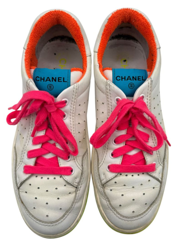 Chanel Neon Trim Leather Low-Top Sneakers – Size 40