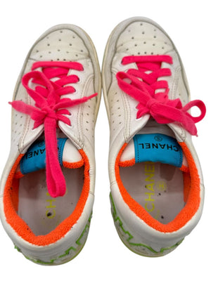 Chanel Neon Trim Leather Low-Top Sneakers – Size 40