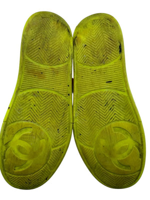 Chanel Neon Trim Leather Low-Top Sneakers – Size 40