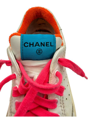 Chanel Neon Trim Leather Low-Top Sneakers – Size 40