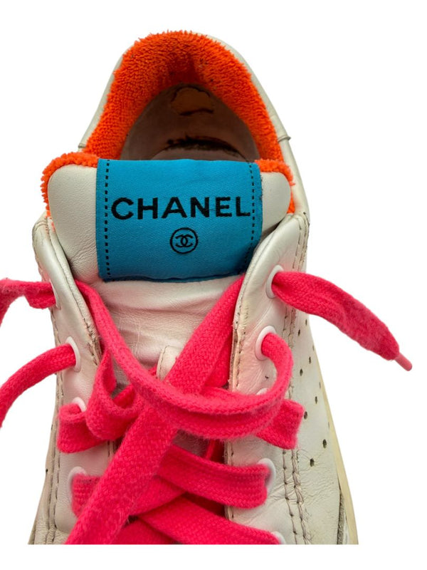 Chanel Neon Trim Leather Low-Top Sneakers – Size 40