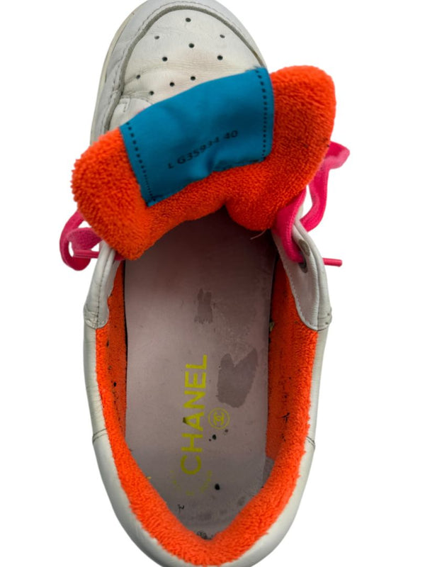Chanel Neon Trim Leather Low-Top Sneakers – Size 40
