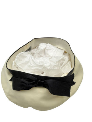 Chanel Ivory Beret with Black Grosgrain Ribbon Trim & Bow – Vintage