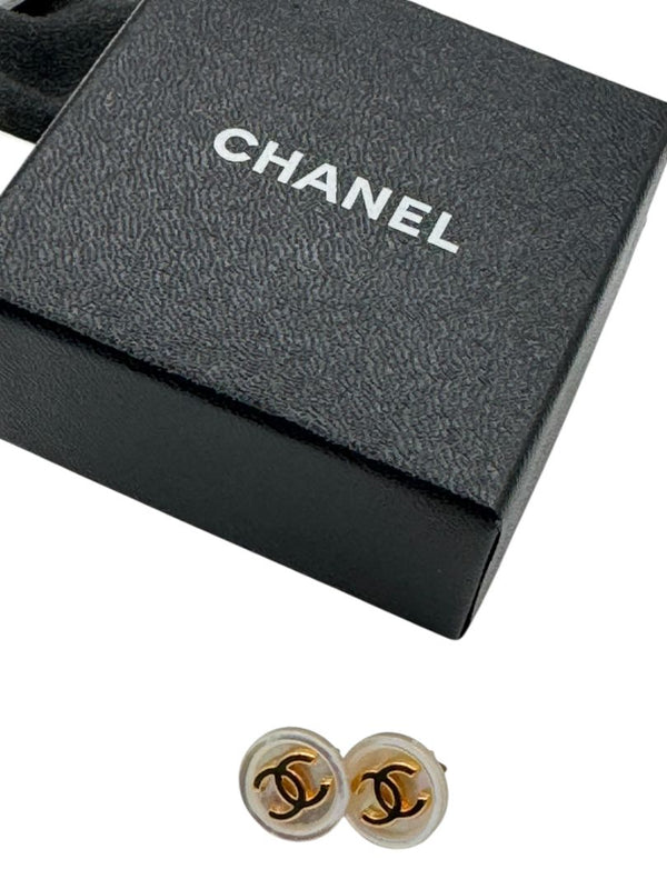 Chanel Spring 1996 Pearl & Gold-Tone CC Logo Stud Earrings – 96P