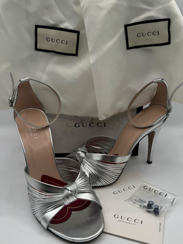 Gucci Crawford Metallic Silver Knotted Leather Sandals Pumps – Size 39 | Box & Accessories
