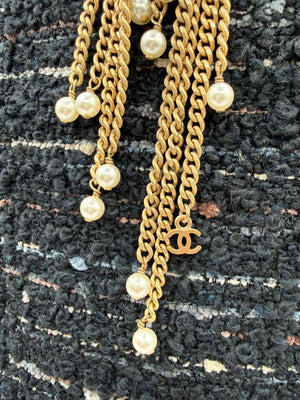 Chanel Cruise 2001 Gold-Tone Chain & Pearl Fringe Brooch – 8" x 1 3/4"