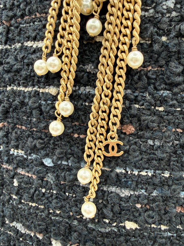 Chanel Cruise 2001 Gold-Tone Chain & Pearl Fringe Brooch – 8" x 1 3/4"