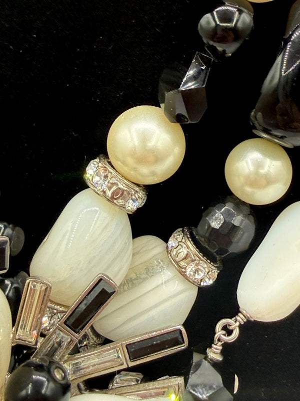 Chanel Haute Couture F/W 2006 Black & Ecru Stone & Crystal CC Logo Statement Necklace – 21.5"