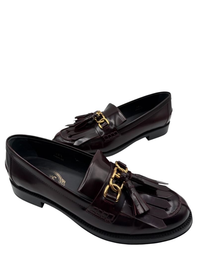 Tod’s Deep Burgundy Leather Tassel Loafers with Chain Detail – Size 39.5