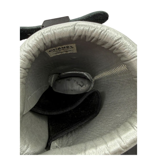 Chanel Black Leather CC Plaque Biker Boots – Runway Winter 2003 – Size EU 40