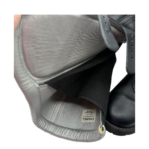 Chanel Black Leather CC Plaque Biker Boots – Runway Winter 2003 – Size EU 40