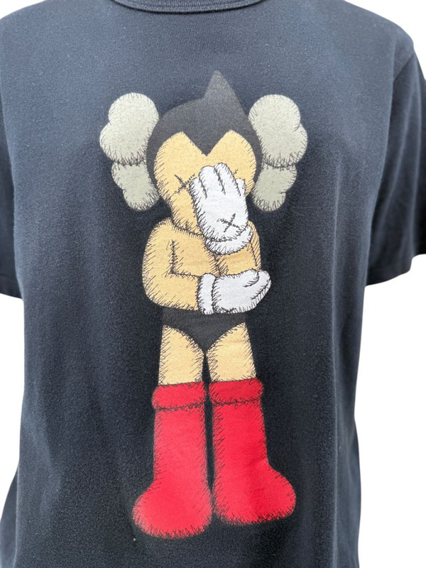 OriginalFake KAWS Graphic T-Shirt – Size 2
