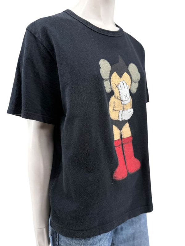 OriginalFake KAWS Graphic T-Shirt – Size 2