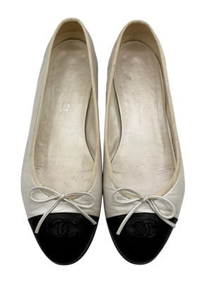 Chanel Ivory Leather Ballet Flats with Black CC Cap Toe – Size 39