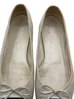 Chanel Ivory Leather Ballet Flats with Black CC Cap Toe – Size 39
