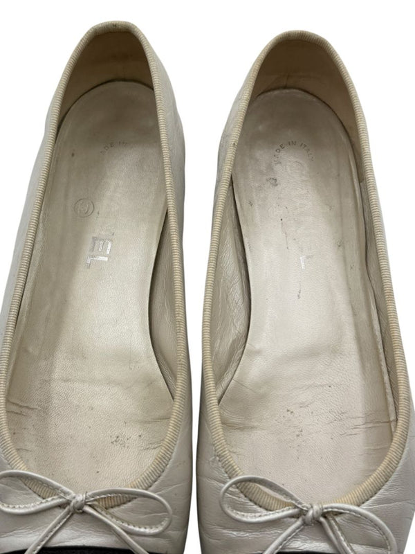 Chanel Ivory Leather Ballet Flats with Black CC Cap Toe – Size 39