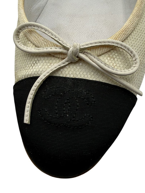 Chanel Ivory Canvas Ballet Flats with Black Cap Toe – Size 39