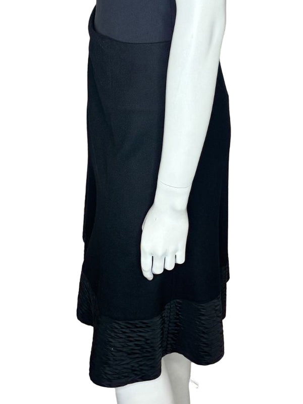 Akris Punto Black Wool A-Line Skirt with Textured Hem – Size 12