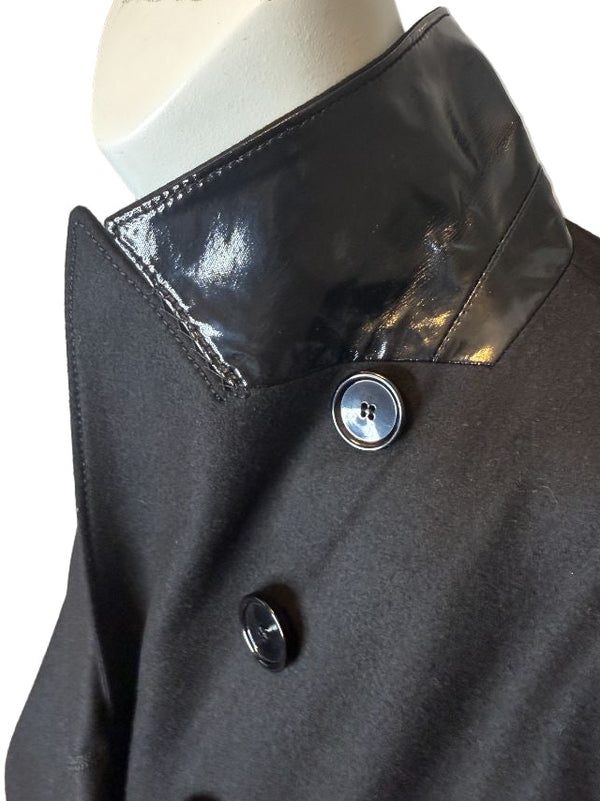 Akris Punto Black Wool-Blend Tailored Blazer with Glossy Trim – Size 14