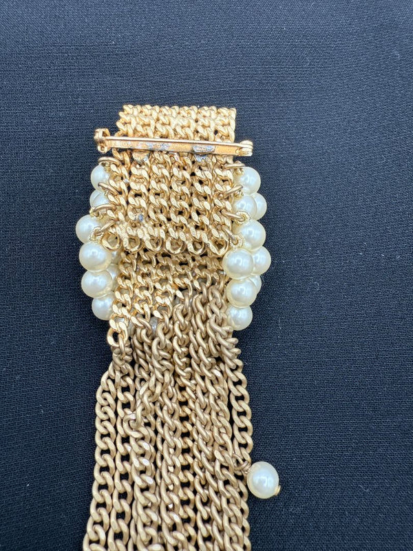 Chanel Cruise 2001 Gold-Tone Chain & Pearl Fringe Brooch – 8" x 1 3/4"
