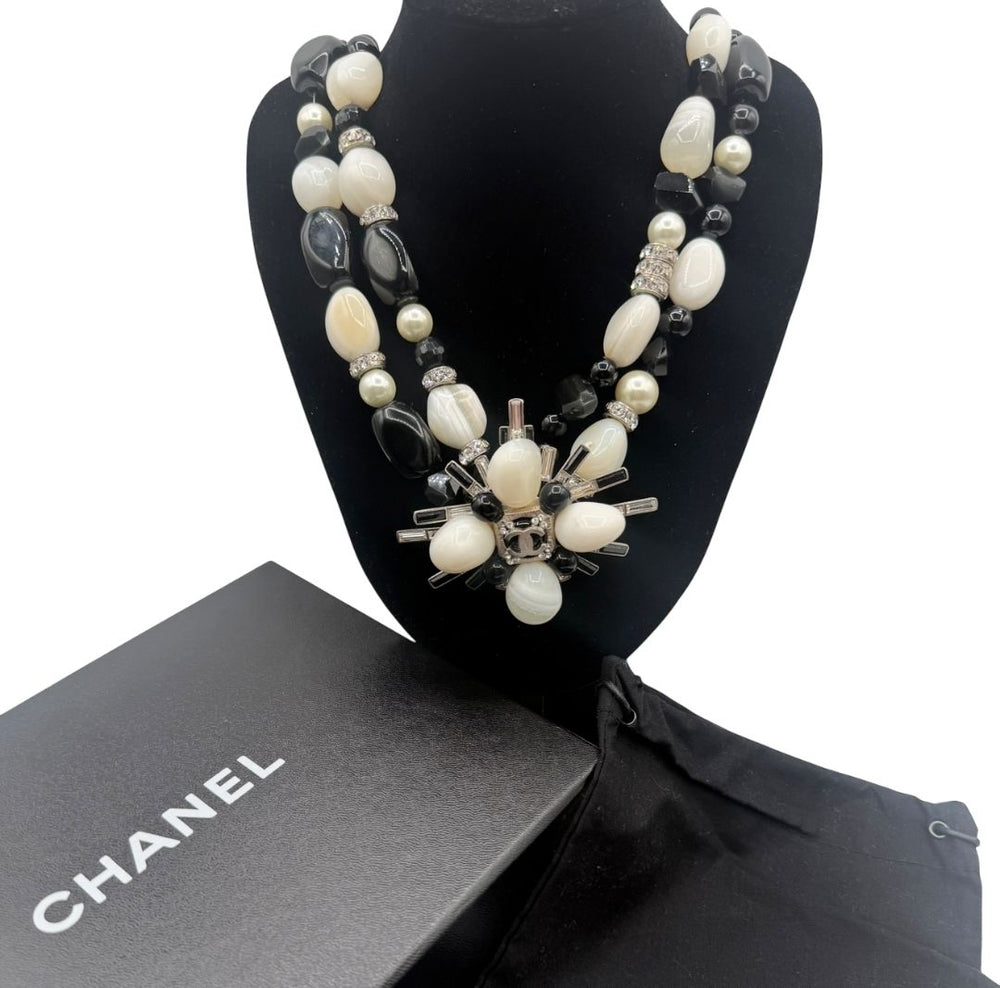 Chanel Haute Couture F/W 2006 Black & Ecru Stone & Crystal CC Logo Statement Necklace – 21.5"