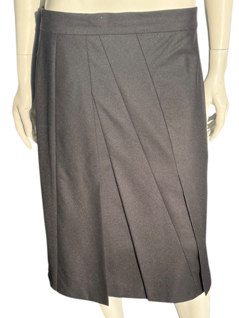 Akris Punto Black Wool Skirt – Size US 12 / FR 44 / DE 42