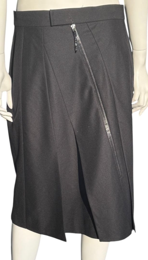 Akris Punto Black Wool Skirt – Size US 12 / FR 44 / DE 42