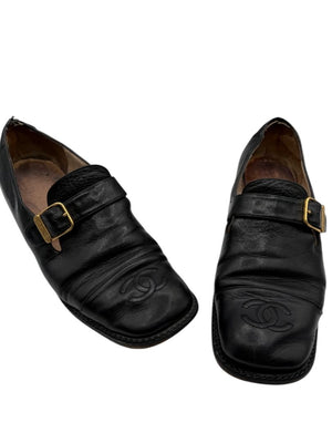 CHANEL CC Leather Buckle Shoes – Size 40 – Black