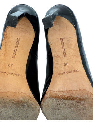 Manolo Blahnik Black Patent Leather Classic Pumps – Size 39