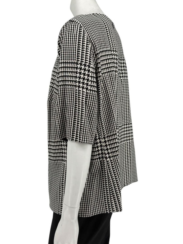Escada Black & Ivory Houndstooth Knit Top – Size EU 44 (US 14)