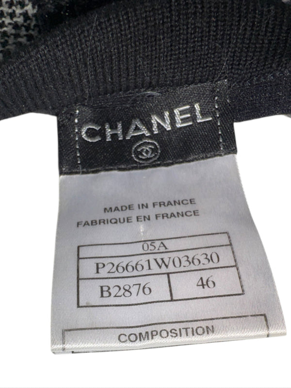 Chanel Black & White Textured Knit Skirt – 05A Collection – Size 46