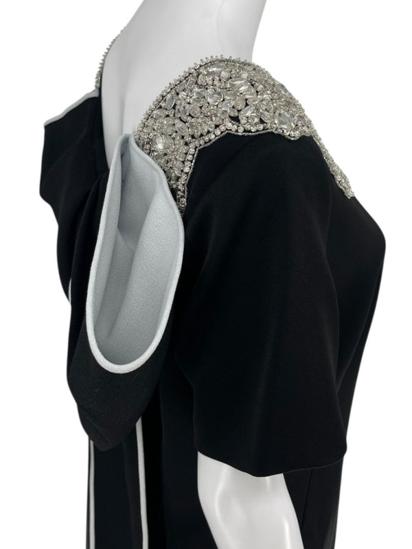 Pamella Roland Black jeweled Gown with Dramatic Back Panel – Large