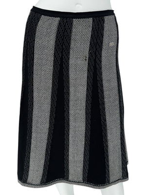Chanel Black & White Textured Knit Skirt – 05A Collection – Size 46