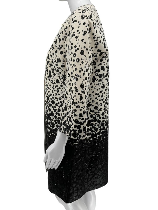 Pamella Roland Black & White Abstract Dot Jacquard Coat – Large