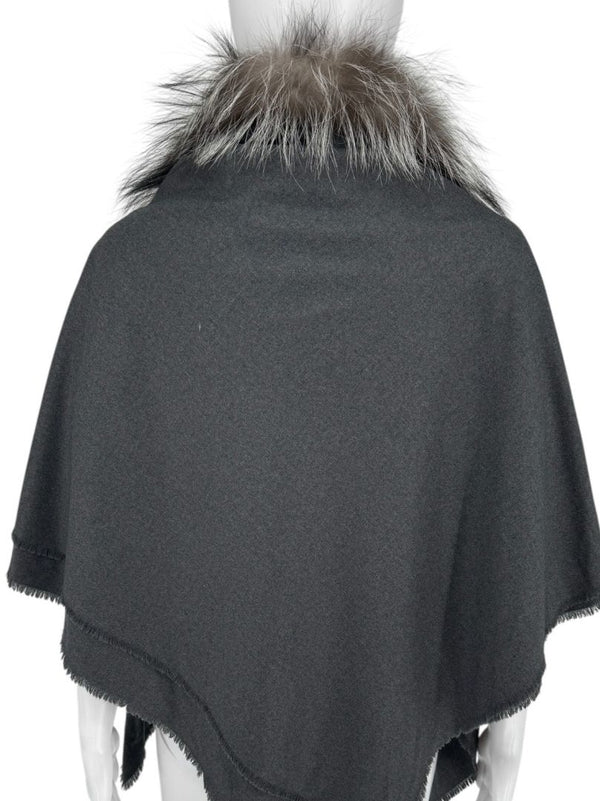 Agnona Grey Wool Shawl with Silver Fox Fur Collar – One Size