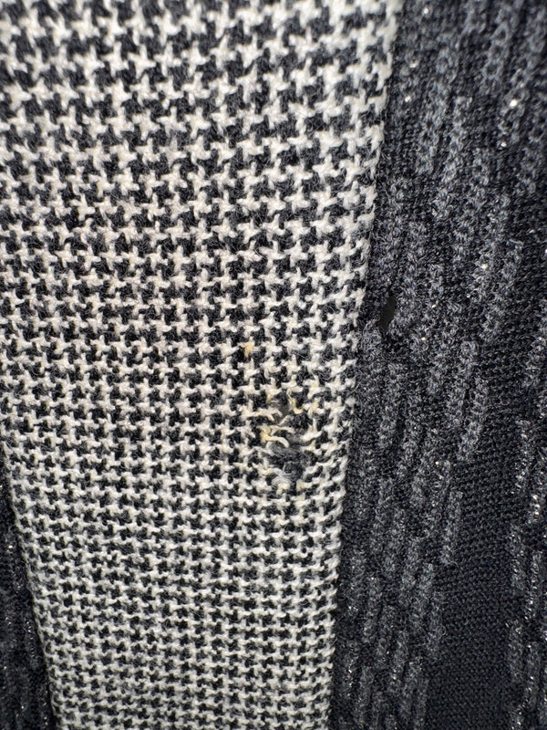 Chanel Black & White Textured Knit Skirt – 05A Collection – Size 46