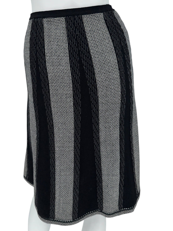 Chanel Black & White Textured Knit Skirt – 05A Collection – Size 46