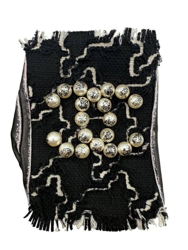 Chanel Pearl-Embellished Tweed & Leather Cutoff Gloves – Size 7.5