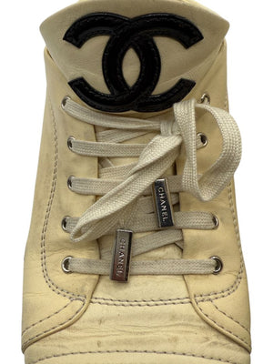 Chanel Cap-Toe Leather Sneakers in Beige and Black – Size 41