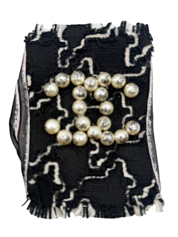 Chanel Pearl-Embellished Tweed & Leather Cutoff Gloves – Size 7.5
