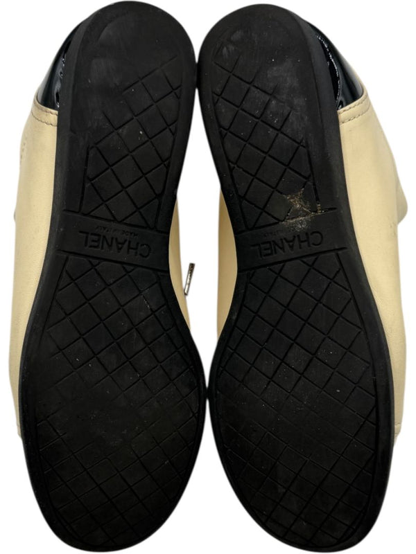 Chanel Cap-Toe Leather Sneakers in Beige and Black – Size 41