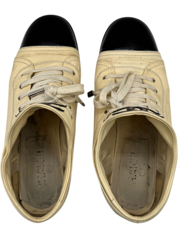Chanel Cap-Toe Leather Sneakers in Beige and Black – Size 41