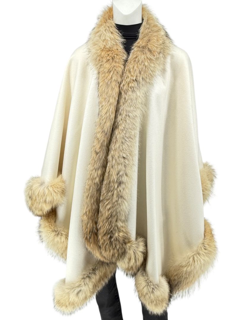 Pamella Roland Ivory Wool Cape Jacket with Natural Fur Trim – O/S