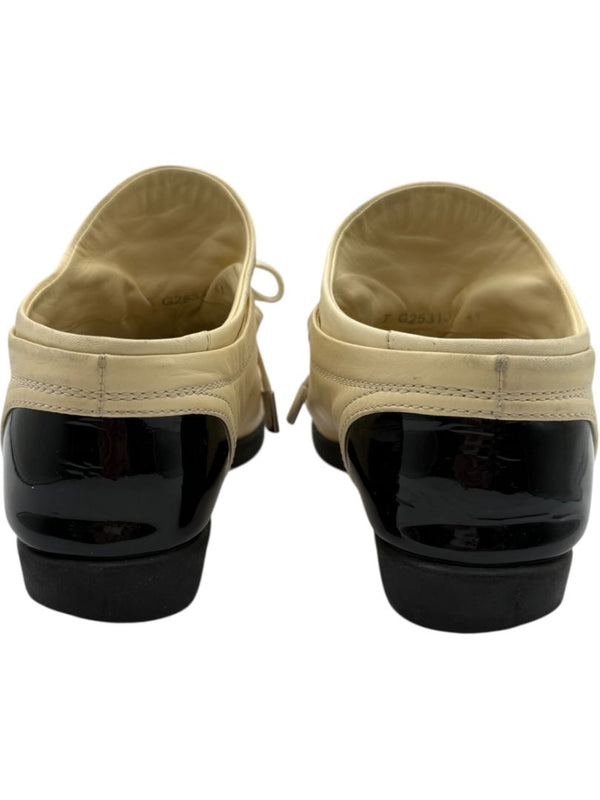 Chanel Cap-Toe Leather Sneakers in Beige and Black – Size 41