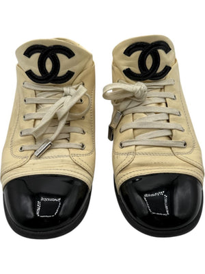 Chanel Cap-Toe Leather Sneakers in Beige and Black – Size 41